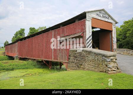 Side view at covered Herr's Mill bridge Stock Photo