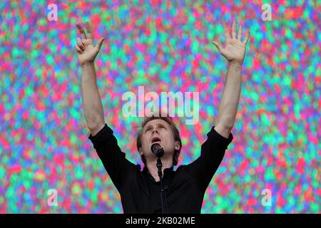 Scottish indie rock band Franz Ferdinand lead singer Alex Kapranos performs at the NOS Alive 2018 music festival in Lisbon, Portugal, on July 14, 2018. ( Photo by Pedro Fiúza/NurPhoto) Stock Photo