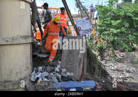 Ndff Rescue Indian rescue workers and National Disaster Response Force (NDRF) DOG ...