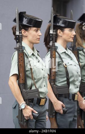 Spanish Civil Guard's policewomen stand guard during the commemorative events held on the occasion of the 30th anniversary of women's admission in the Civil Guard corps and the 25th anniversary of the first entry of a woman in the Army Military Academy as an officer, at the Civil Guard Headquarters in Madrid, Spain, 26 September 2018. (Photo by Oscar Gonzalez/NurPhoto) Stock Photo