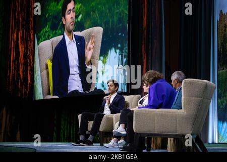 Adrian Grenier, Actor, Filmmaker, Social Advocate, talks about Protecting Critical Water Systems at Climate Summit part of the DreamForce conference, September 27, 2018 at Civic Center, San Francisco, CA (Photo by Khaled Sayed/NurPhoto) Stock Photo