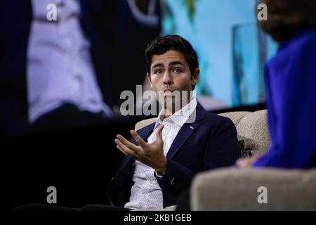 Adrian Grenier, Actor, Filmmaker, Social Advocate, talks about Protecting Critical Water Systems at Climate Summit part of the DreamForce conference, September 27, 2018 at Civic Center, San Francisco, CA (Photo by Khaled Sayed/NurPhoto) Stock Photo