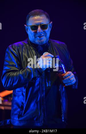 English rock band Black Grape perform on stage during Starshaped Festival at O2 Academy Brixton, London on September 29, 2018. The lineup is made of past Happy monday Member, Shaun Ryder and Paul 'Kermit' Leveridge. (Photo by Alberto Pezzali/NurPhoto) Stock Photo