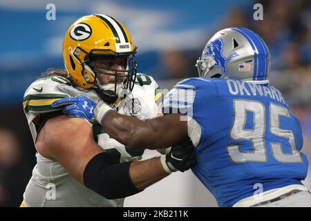 Green Bay, WI, USA. 10th Nov, 2019. Green Bay Packers center Corey Linsley  #63 before the NFL Football game between the Carolina Panthers and the Green  Bay Packers at Lambeau Field in