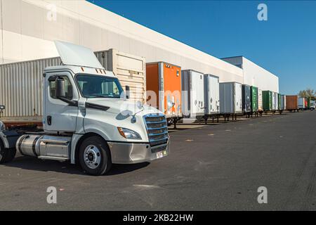 Semi Trailer Trucks Lorries