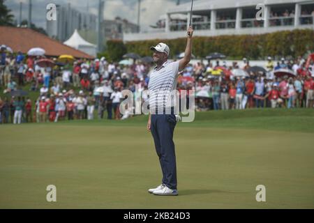 Marc Leishman of Australia celebrates on the 18th green during the final round of CIMB Classic golf tournament in Kuala Lumpur, Malaysia on October 14, 2018. (Photo by Zahim Mohd/NurPhoto) Stock Photo