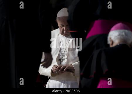 Pope Francis at the end of his general audience in St.Peters Place, Vatican City, 20 June 2018. (Photo by Massimo Valicchia/NurPhoto) Stock Photo