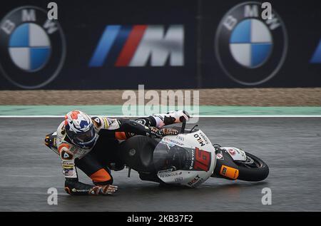 Joe Roberts (16) of USA and NTS Rw Racing GP NTS crash during the free practice during the Gran Premio Motul de la Comunitat Valenciana of world championship of MotoGP at Ricardo Tormo Circuit in Valencia, Spain on 16th Nov 2018 (Photo by Jose Breton/NurPhoto) Stock Photo