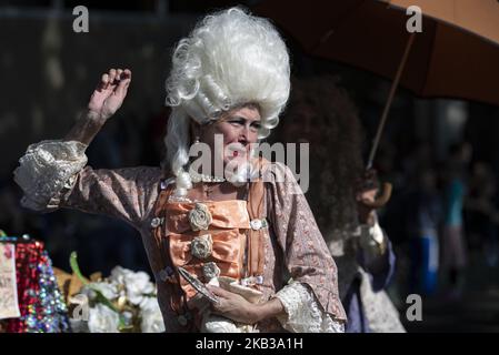 Participants in the 41st annual Doo Dah Parade in Pasadena, California on November 18, 2018. The parade is known for its eccentric and offbeat humor. (Photo by Ronen Tivony/NurPhoto) Stock Photo