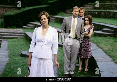 IMAGINARY HEROES, SIGOURNEY WEAVER, JEFF DANIELS, JAY PAULSON, DEIRDRE O'CONNEL, 2004 Stock Photo