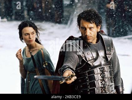 KING ARTHUR, KEIRA KNIGHTLEY, CLIVE OWEN, 2004 Stock Photo - Alamy
