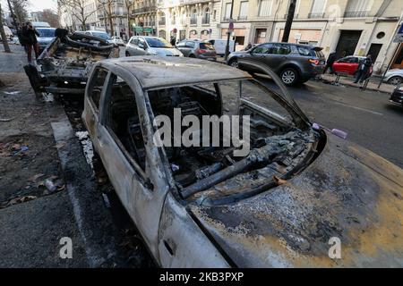 A burned car in Kleber avenue in Paris on December 2, 2018, a day after clashes during a protest of Yellow vests (Gilets jaunes) against rising oil prices and living costs. Anti-government protesters torched dozens of cars and set fire to storefronts during daylong clashes with riot police across central Paris, as thousands took part in fresh 'yellow vest' protests against high fuel taxes. (Photo by Michel Stoupak/NurPhoto) Stock Photo