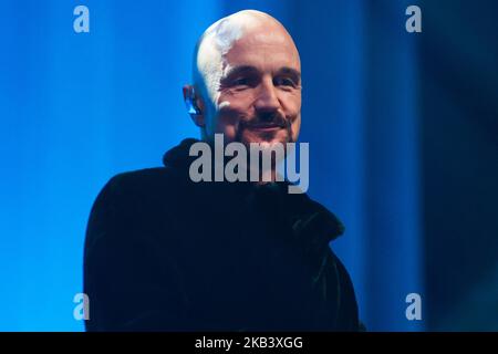 English rock band The Charlatans perform live at Wembley Arena as they are joined on stage by James's singer Tim Booth in London, UK on December 7, 2018. The current line up is made by Tim Burgess (vocals), Mark Collins (guitar), Martin Blunt (bass) and Tony Rogers (keyboards). (Photo by Alberto Pezzali/NurPhoto) Stock Photo