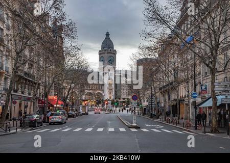 Early morning in Gare de Lyon or Lyon Station in Paris. Exterior view of the historic train station, built for the Paris World Exposition in 1900 and is famous also for the landmark Tour de l'Horloge clock tower. (Photo by Nicolas Economou/NurPhoto) Stock Photo