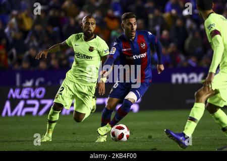 Levante's defender Ruben Rochina (C) during spanish King Cup match between Levante UD v FC Barcelona at Ciutat de Valencia Stadium on January 10, 2018 in Valencia, Spain. (Photo by Jose Miguel Fernandez/NurPhoto) (Photo by Jose Miguel Fernandez/NurPhoto) Stock Photo