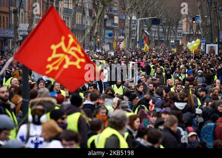 For the Act XI of the Yellow Vest movement, more than 10 000 people took to the streets of Toulouse for the anti-governement protest. Skirmishes took place between protesters and riot police during 3 hours. Riot police used of tear gas canister and one police water cannon. The Yellow Jackets movement begun on November 17th by a protest against the rise of taxes on oil products. The rise of taxes was the detonator of their wrath against French President Macron and his governement and their demand of his resignation.Toulouse. France. January 26th 2019. (Photo by Alain Pitton/NurPhoto) Stock Photo