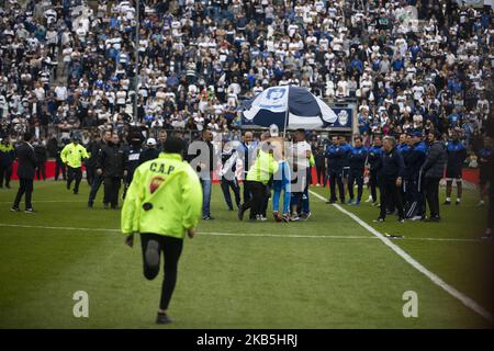 Diego Armando Maradona takes his first training session as head coach of Gimnasia y Esgrima de la Plata at Estadio Juan Carmelo Zerillo on September 8, 2019 in La Plata, Argentina. (Photo by MatÃas Baglietto/NurPhoto (Photo by MatÃas Baglietto/NurPhoto) Stock Photo