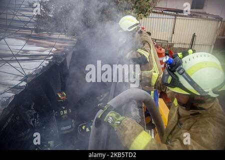 Two fires were recorded in Mexico City, where firefighters came to the site to control it. The first in the city center, where a department of a building caught fire. The second in the east of the city, where a Christmas ornaments store caught fire. September 12th. 2019. Jair Cabrera/ Nurphoto (Photo by Jair Cabrera/NurPhoto) Stock Photo