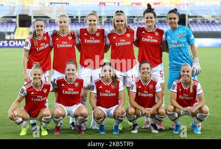 Vivianne Miedema and Danielle van de Donk of Arsenal pose during