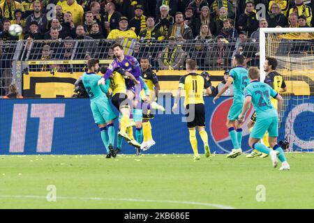 Roman Bürki, goalkeeper of Borussia Dortmund reacts during the UEFA Champions League Group F match between Borussia Dortmund and FC Barcelona at the Signal Iduna Park on September 17, 2019 in Dortmund, Germany. (Photo by Peter Niedung/NurPhoto) Stock Photo