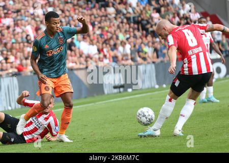 Jorrit Hendrix (PSV Eindhoven) controls for the ball during a game for the 2019/20 Eredivisie between AFC Ajax (Netherlands) and PSV Eindhoven (Netherlands) at Philips stadium on September 22, 2019 in Eindhoven Netherlands. (Photo by Federico Guerra Moran/NurPhoto) Stock Photo