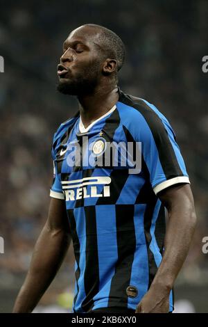 Romelu Lukaku of FC Internazionale looks on during the Serie A match between of FC Internazionele and SS Lazio at Stadio Giuseppe Meazza on September 25, 2019 in Milan, Italy. (Photo by Giuseppe Cottini/NurPhoto) Stock Photo