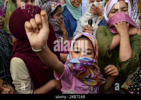 Kashmiri girls shout pro-freedom slogans during protest after friday ...