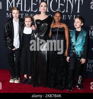 HOLLYWOOD, LOS ANGELES, CALIFORNIA, USA - SEPTEMBER 30: Shiloh Nouvel Jolie-Pitt, Vivienne Marcheline Jolie-Pitt, Angelina Jolie, Zahara Marley Jolie-Pitt and Knox Leon Jolie-Pitt arrive at the World Premiere Of Disney's 'Maleficent: Mistress Of Evil' held at the El Capitan Theatre on September 30, 2019 in Hollywood, Los Angeles, California, United States. (Photo by Xavier Collin/Image Press Agency/NurPhoto) Stock Photo