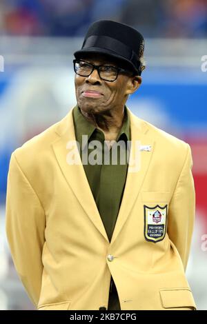 DETROIT, MI - SEPTEMBER 29: Lions NFL Hall of Famers Joe Schmidt, Lem  Barney, and Barry Sanders get introduced as part of the All-Time at  halftime of the NFL game between Kansas