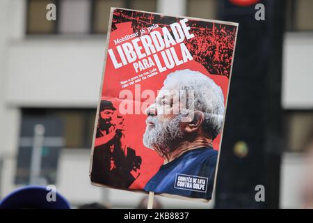 Act led by the social movements, unions and the Free Lula Committee, demand the freedom of former Brazilian President Luiz Inacio Lula da Silva and suspicion of the Brazilian Minister of Justice, Sergio Moro, on Avenida Paulista, central São Paulo Paulo, this Sunday. October 13, 2019. (Photo by Fabio Vieira/FotoRua/NurPhoto) Stock Photo