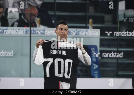 Ronaldo 700 hi-res stock photography and images - Alamy