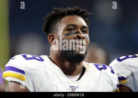 East Rutherford, New Jersey, USA. 6th Oct, 2019. Minnesota Vikings outside  linebacker Anthony Barr (55) celebrates with defensive end Danielle Hunter ( 99) after tackling New York Giants running back Jon Hilliman (28)