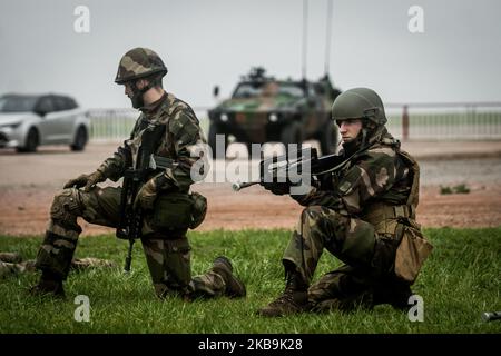 Anti-terrorist training of the military reserve at Roanne airport, France, on 30 October 2019. The soldiers of the 2nd Armoured Brigade (2nd BB), which includes a Headquarters, a Command and Signals Company (2nd CTC), a Military Initial Training Centre (CFIM) and seven regiments in north-eastern France, trained for several days in the event of deployment under the sentinel system and a terrorist attack on French territory. (Photo by Nicolas Liponne/NurPhoto) Stock Photo