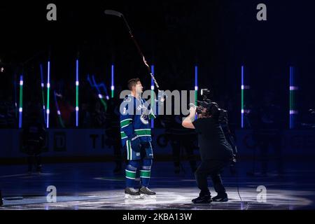 Not officially retired, Bieksa wants to sign one-day contract with Canucks