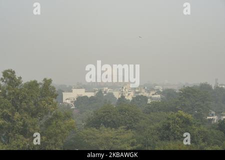 A view of Humayun's Tomb as smog engulfs the capital worsening the air pollution to 'Severe' category in New Delhi, India on 14 November 2019. (Photo by Indraneel Chowdhury/NurPhoto) Stock Photo