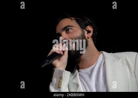 Italian singers Marco Mengoni and Elisa attending the photocall of The Lion  King in Rome Stock Photo - Alamy