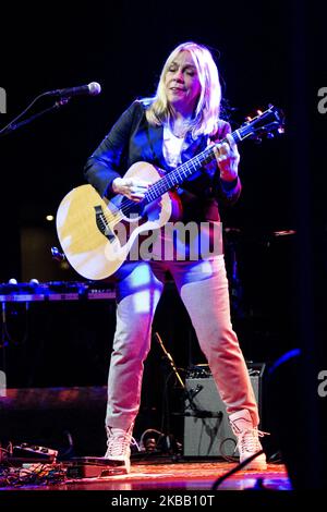 The american singer and songwriter Rickie Lee Jones performs live at Fabrique on november 15, 2019 in Milan, Italy. (Photo by Roberto Finizio/NurPhoto) Stock Photo