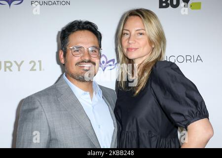 BEVERLY HILLS, LOS ANGELES, CALIFORNIA, USA - NOVEMBER 15: Michael Pena and Brie Shaffer arrive at the Eva Longoria Foundation Dinner Gala 2019 held at the Four Seasons Los Angeles at Beverly Hills on November 15, 2019 in Beverly Hills, Los Angeles, California, United States. (Photo by Image Press Agency/NurPhoto) Stock Photo