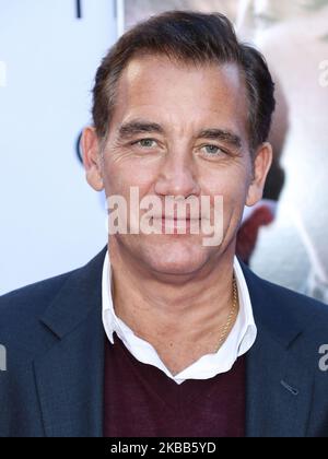 HOLLYWOOD, LOS ANGELES, CALIFORNIA, USA - NOVEMBER 17: Actor Clive Owen arrives at the AFI FEST 2019 - Premiere Of Sony Pictures Classics' 'The Song Of Names' held at the TCL Chinese Theatre IMAX on November 17, 2019 in Hollywood, Los Angeles, California, United States. (Photo by Xavier Collin/Image Press Agency/NurPhoto) Stock Photo