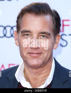 HOLLYWOOD, LOS ANGELES, CALIFORNIA, USA - NOVEMBER 17: Actor Clive Owen arrives at the AFI FEST 2019 - Premiere Of Sony Pictures Classics' 'The Song Of Names' held at the TCL Chinese Theatre IMAX on November 17, 2019 in Hollywood, Los Angeles, California, United States. (Photo by Xavier Collin/Image Press Agency/NurPhoto) Stock Photo