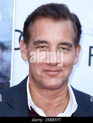 HOLLYWOOD, LOS ANGELES, CALIFORNIA, USA - NOVEMBER 17: Actor Clive Owen arrives at the AFI FEST 2019 - Premiere Of Sony Pictures Classics' 'The Song Of Names' held at the TCL Chinese Theatre IMAX on November 17, 2019 in Hollywood, Los Angeles, California, United States. (Photo by Xavier Collin/Image Press Agency/NurPhoto) Stock Photo