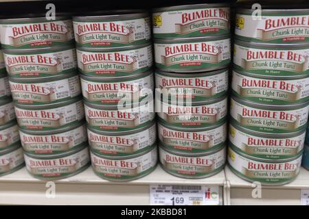 Bumble Bee tuna cans can be seen at a store in Mountain View, California, United States on Friday, November 22, 2019. Tuna maker Bumble Bee Foods said Thursday that it has filed for Chapter 11 bankruptcy protection, with an agreement from Taiwan-based FCF Fishery, its largest creditor, to purchase its assets for roughly $925 million. (Photo by Yichuan Cao/NurPhoto) Stock Photo