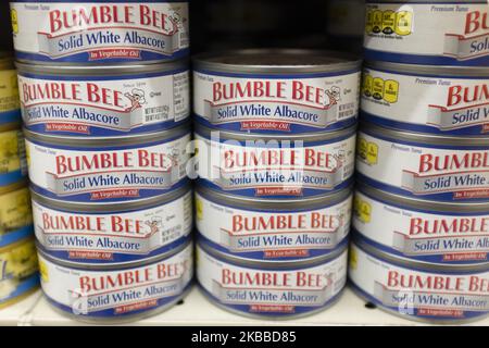 Bumble Bee albacore cans can be seen at a store in Mountain View, California, United States on Friday, November 22, 2019. Bumble Bee Foods said Thursday that it has filed for Chapter 11 bankruptcy protection, with an agreement from Taiwan-based FCF Fishery, its largest creditor, to purchase its assets for roughly $925 million. (Photo by Yichuan Cao/NurPhoto) Stock Photo
