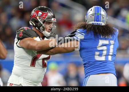 TAMPA, FL - DECEMBER 18: Tampa Bay Buccaneers offensive lineman Brandon  Walton (73) sets up to pass