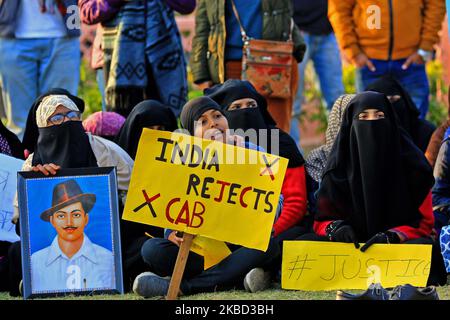 Students and locals stage a protest to express solidarity with Aligarh Muslim University and Jamia Millia Islamia students agitating over the Citizenship Amendment Act,at Gandhi Circle in Jaipur ,Rajasthan, India, Dec 16, 2019. (Photo by Vishal Bhatnagar/NurPhoto) Stock Photo