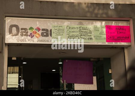 https://l450v.alamy.com/450v/2kbd46c/musicians-and-womens-organizations-protested-in-the-representation-of-the-state-of-oaxaca-on-16-december-2019-in-mexico-city-mexico-to-demand-the-arrest-of-former-deputy-juan-antonio-vera-carrizal-as-the-intellectual-author-of-the-attack-with-acid-against-the-oaxacan-saxophonist-maria-elena-rios-ortiz-last-september-photo-by-cristian-leyvanurphoto-2kbd46c.jpg