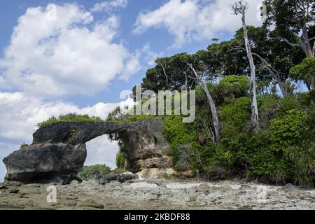 Howrah bridge natural rock formation at Laxmanpur beach 2 in Neil Island of Andaman, December 9, 2019. It is one of the main tourist attractions for its natural bridge formation. (Photo by Dipayan Bose/NurPhoto) Stock Photo