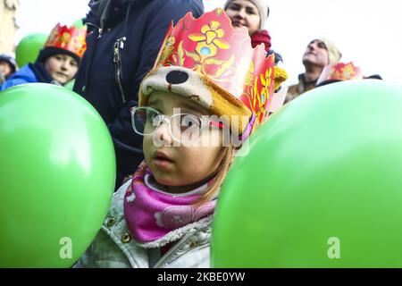 A child takes part in the Epiphany, known as Three Kings' Day, in Krakow, Poland on January 06, 2020. The parade commemorates the Biblical visit of the Three Magi, known as Three Wise Men, to little Jesus after he was born. (Photo by Beata Zawrzel/NurPhoto) Stock Photo