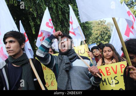 Hundreds of people, including students and teachers, protesting against Sunday's mob violence on JNU campus, marched from Mandi House to HRD Ministry, demanding the removal of their vice-chancellor on January 9, 2020 in New Delhi, India. After Jawaharlal Nehru University Students' Union (JNUSU) president Aishe Ghosh gave a call to protesters to head towards the Rashtrapati Bhawan, a scuffle broke out with the Delhi Police as they stopped the march near Shastri Bhawan. The police then lathi charged and detained students. (Photo by Mayank Makhija/NurPhoto) Stock Photo