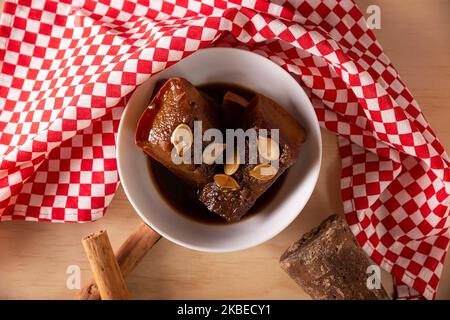 Dulce de Calabaza. Mexican dessert whose main ingredients are pumpkin and piloncillo, also known as Chacualole, Xacualole or Calabaza en Tacha, widely Stock Photo